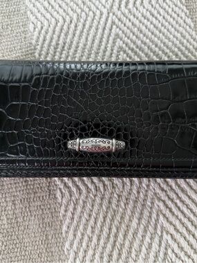 NWT Vintage Brighton Cascade Black Croc Leather Crossbody Croc Wallet T30243